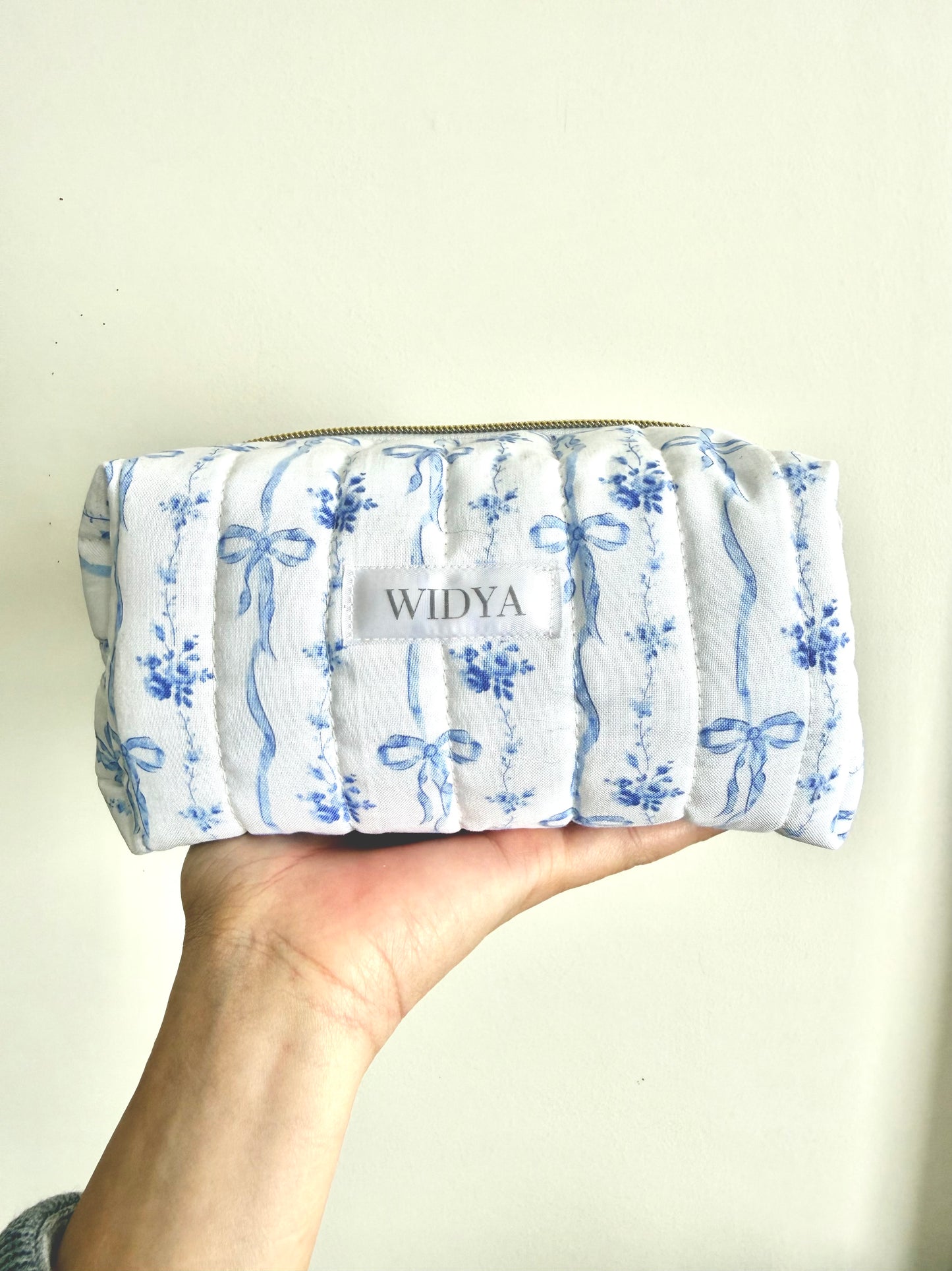 Blue Bow Garland Carry-All Bag