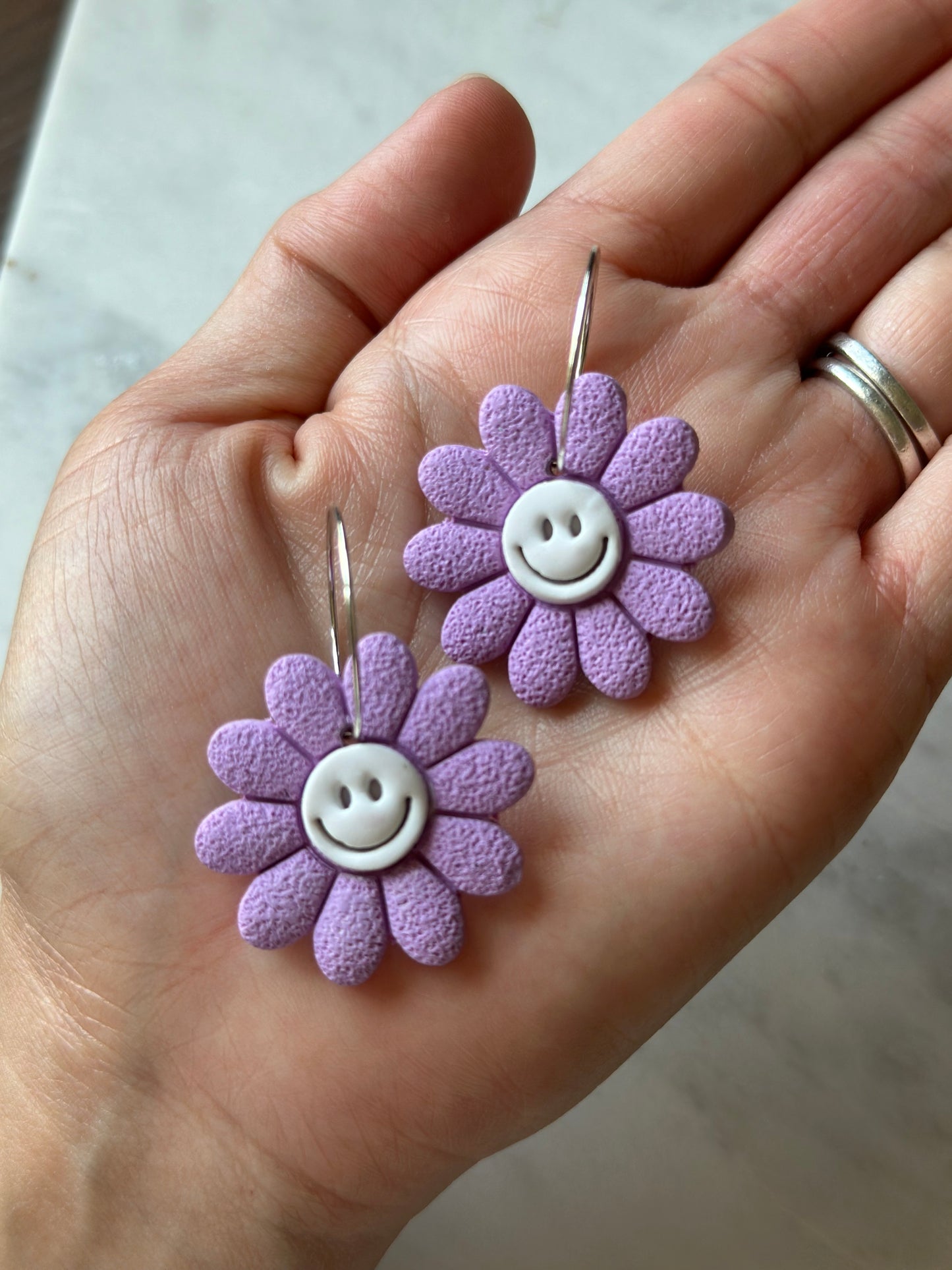 Smiley Daisy Hoop Earrings - Purple