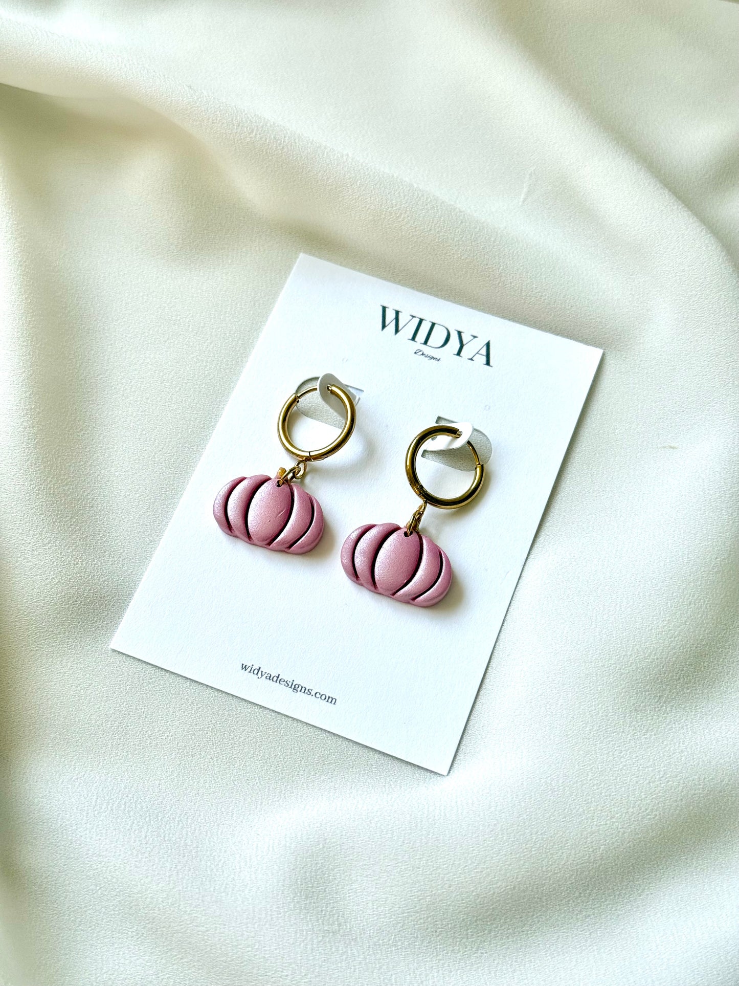 Dainty Pumpkin Huggies - Pink