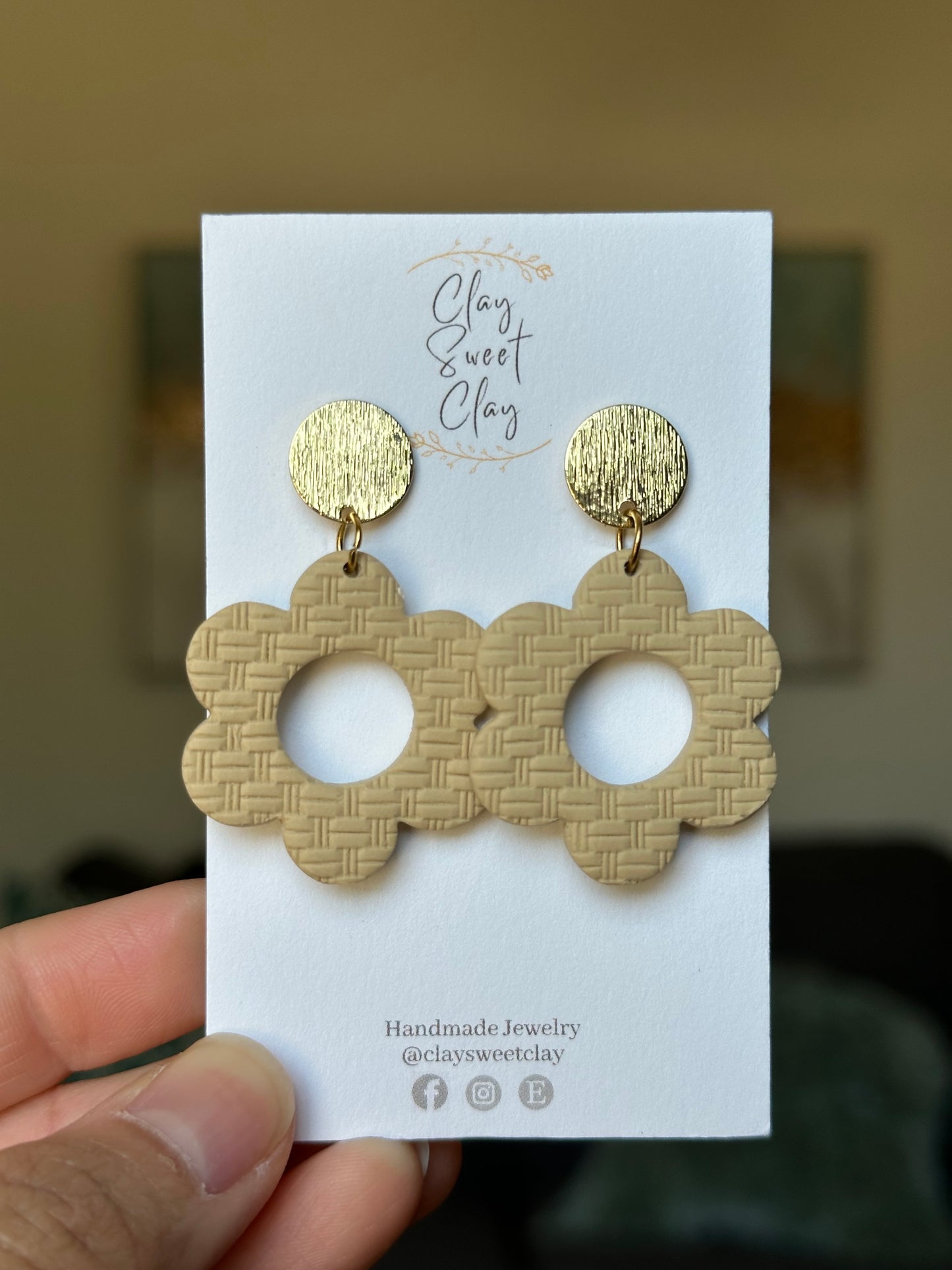 Rattan Dangle Earrings - Flower