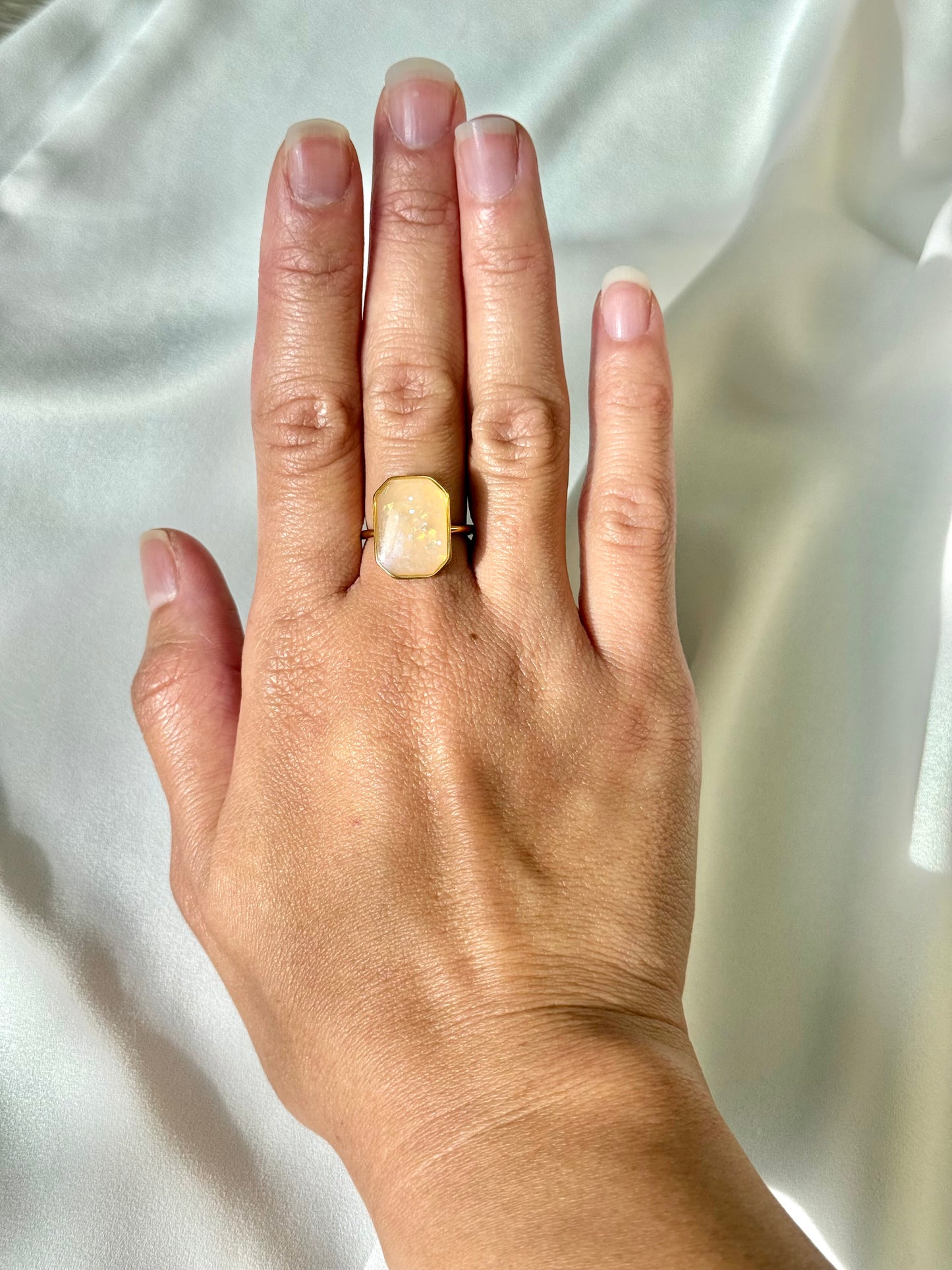 White Opal - Octagon