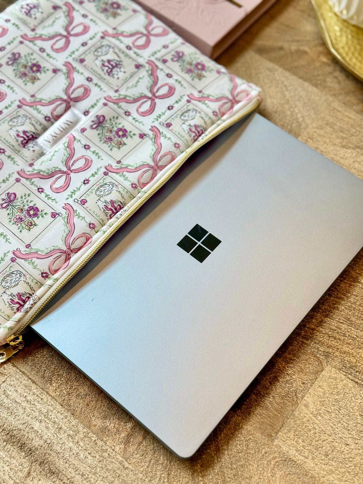 Sweet Charm Cat & Bow Laptop Sleeve