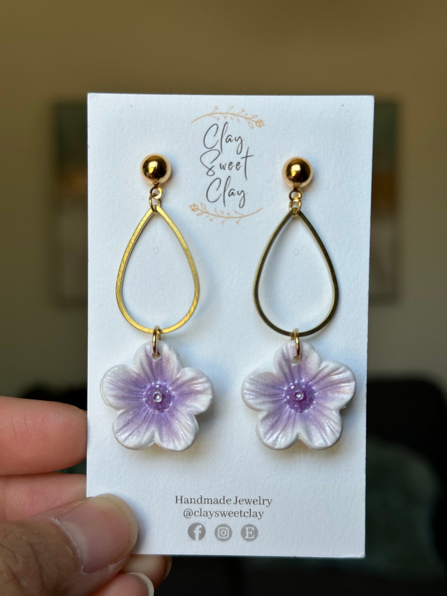 Flower Dangle Earrings - White & Purple (Small)