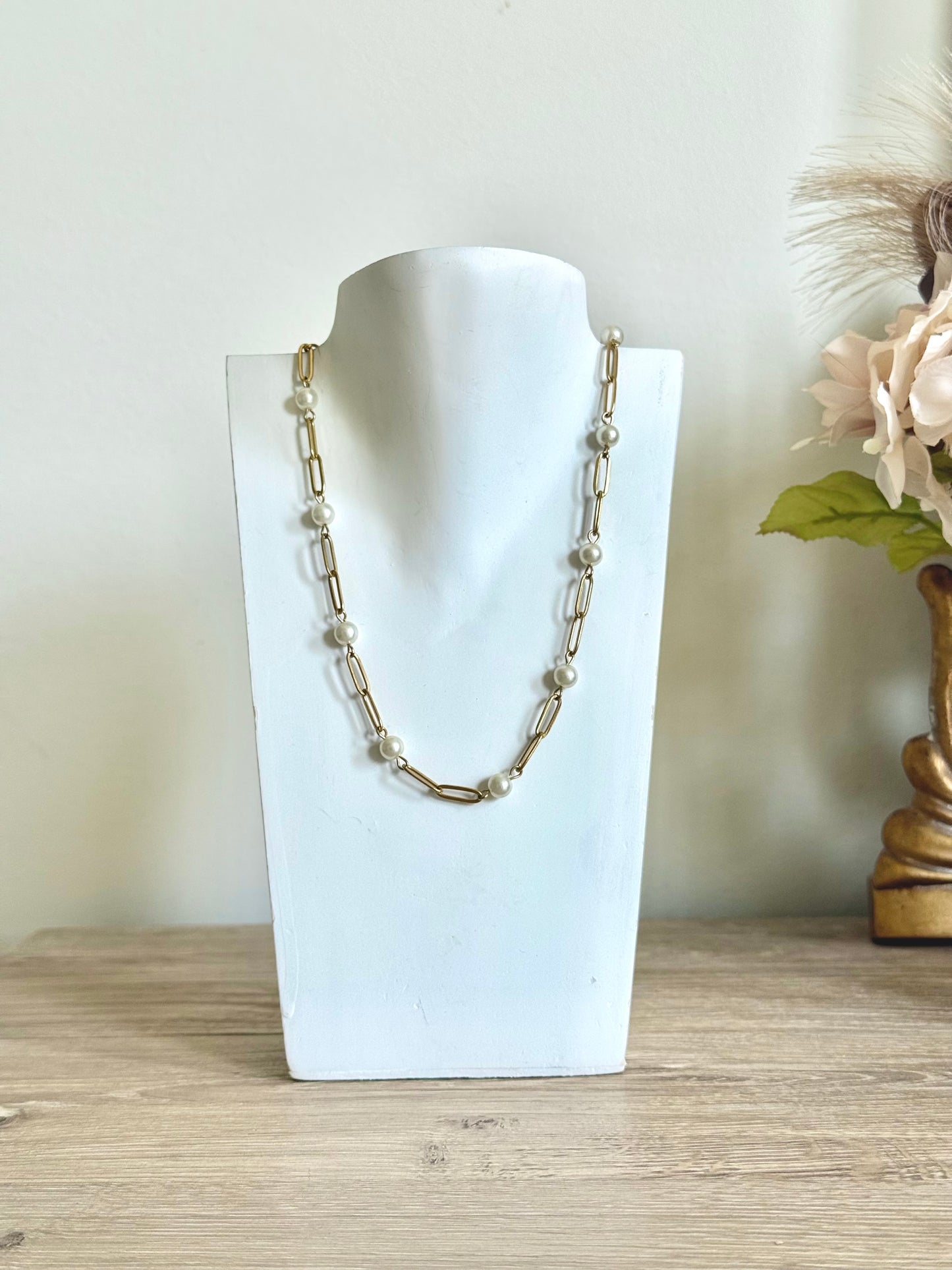 Pearl Paperclip Gold Necklace